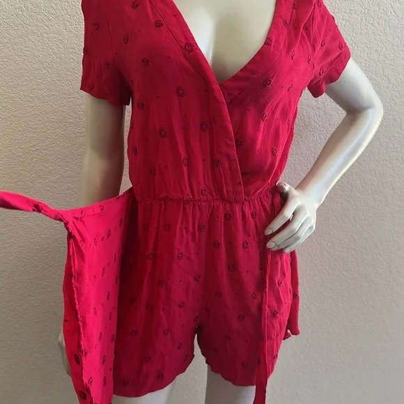 Anthropologie Ett:Twa Greenbrier Embroidered Romper in Pink Magenta